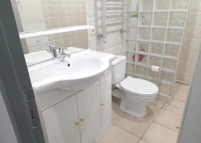 Lakeside Retreat: Croix Du Verdon *