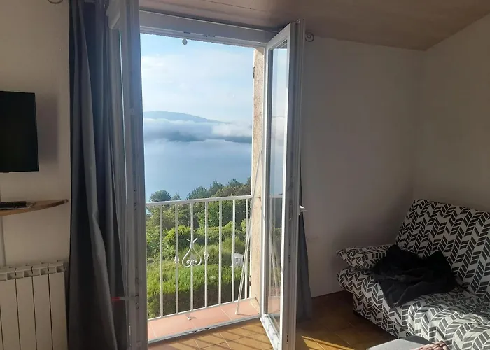 Lakeside Retreat: Croix Du Verdon Apartment